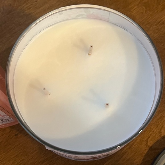 Bath & Body Works Strawberry Peach Sunset Hand Soap & 3 Wick Candle NEW - Picture 3 of 4